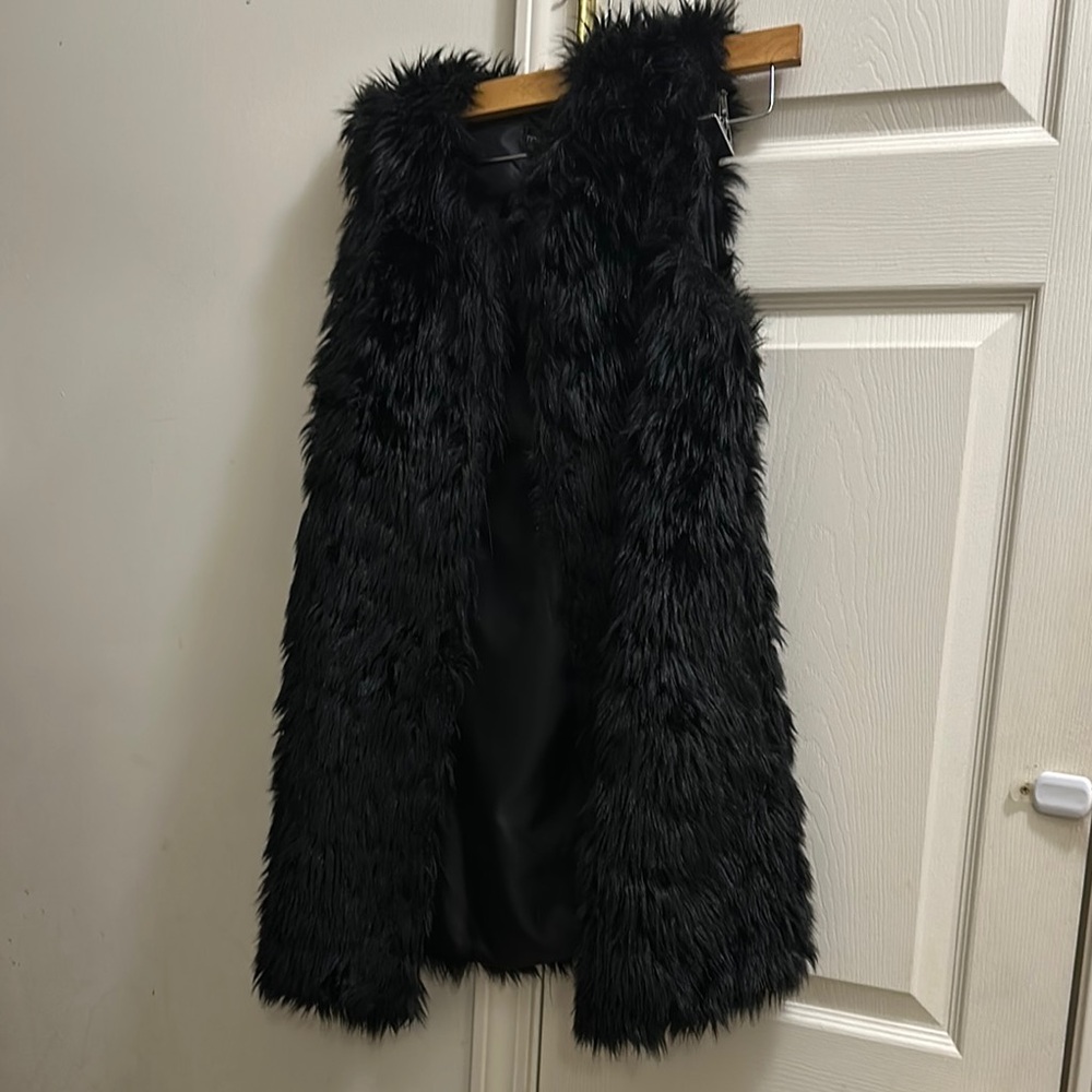 Chic Black Faux Fur Vest